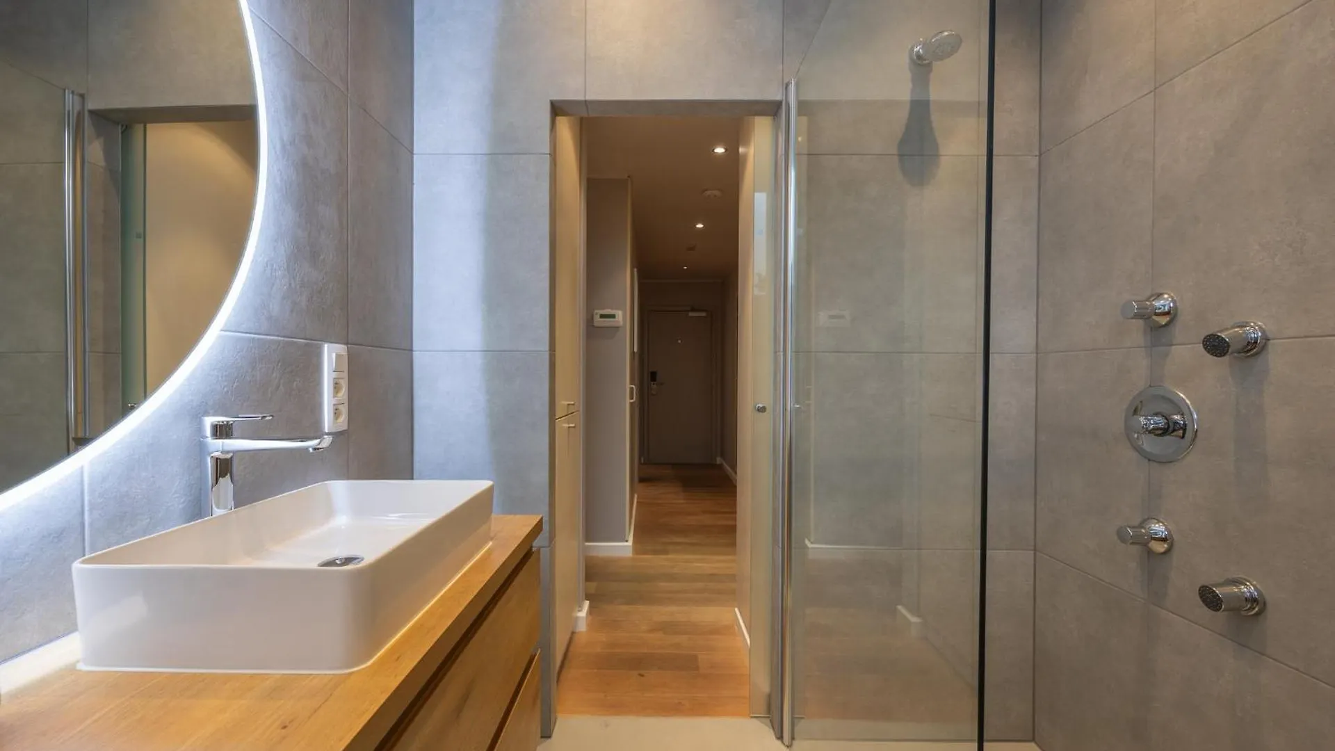 ****  Leonardo Hotel Antwerp The Plaza Belgique